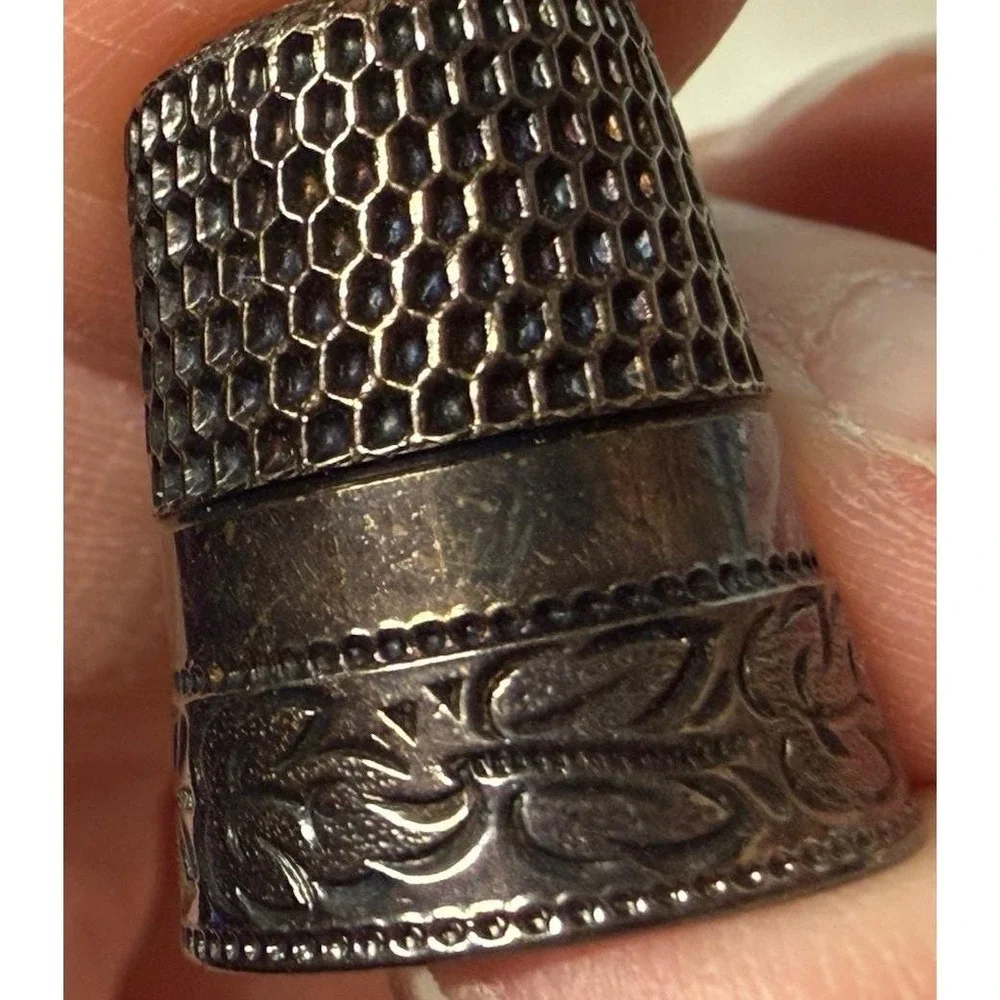 Waite Thresher Ornate Sterling Silver Scrolling Vines Thimble w H B Lund Box